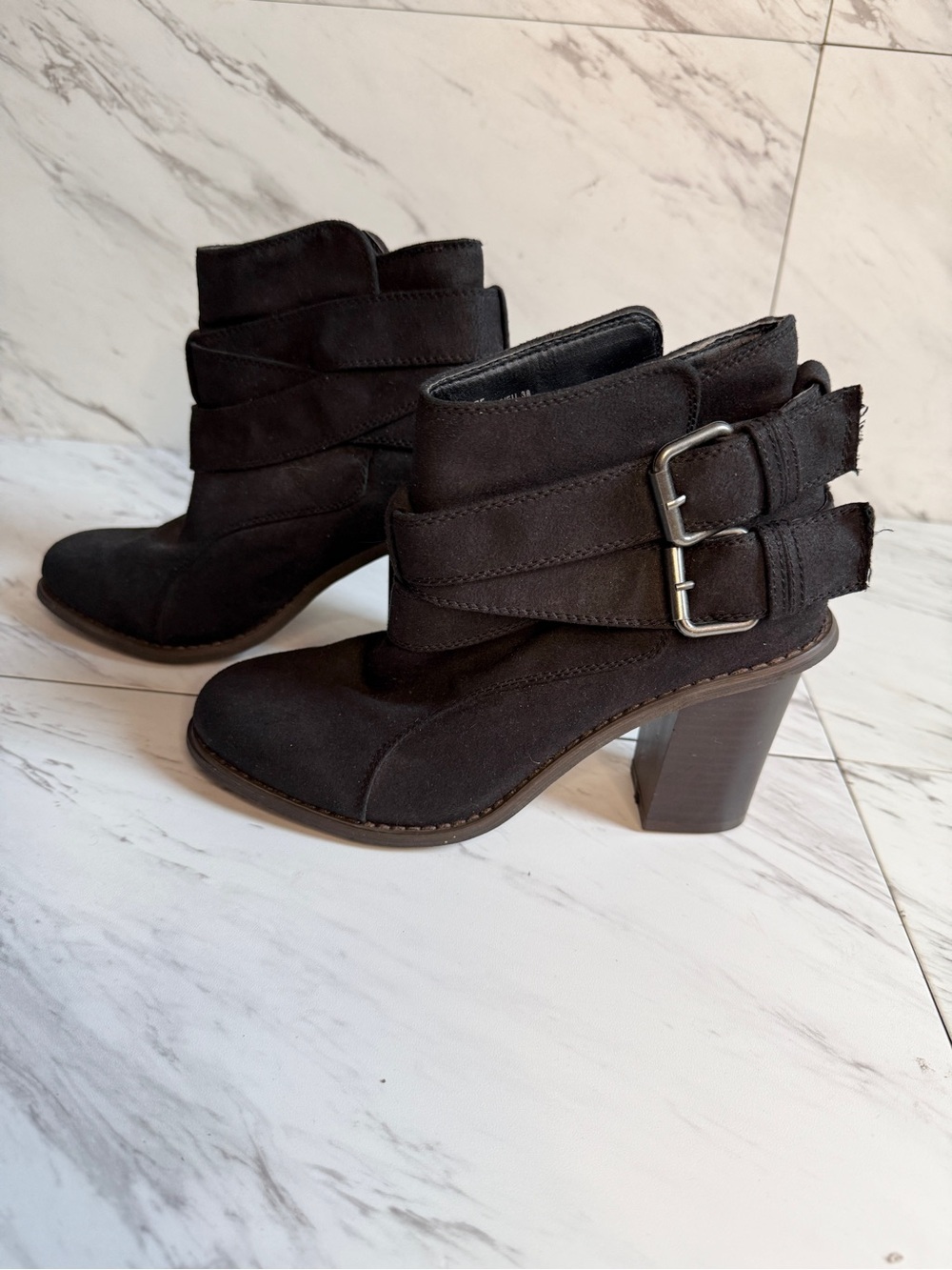 3/$50 JustFab Branlee Black Suede Buckle Straps Ankle Booties 7.5 Block Heel